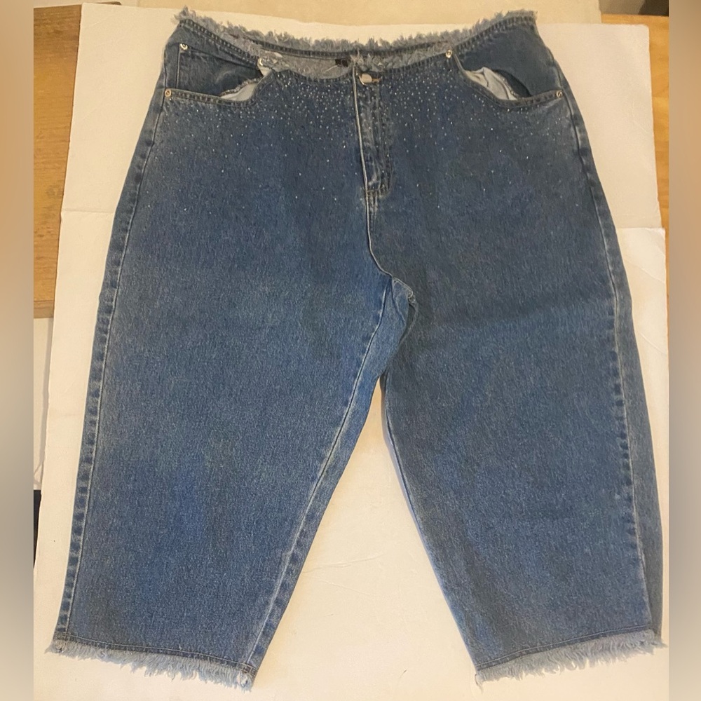 Just Blu Capris With Bling Dust SUPER CUTE